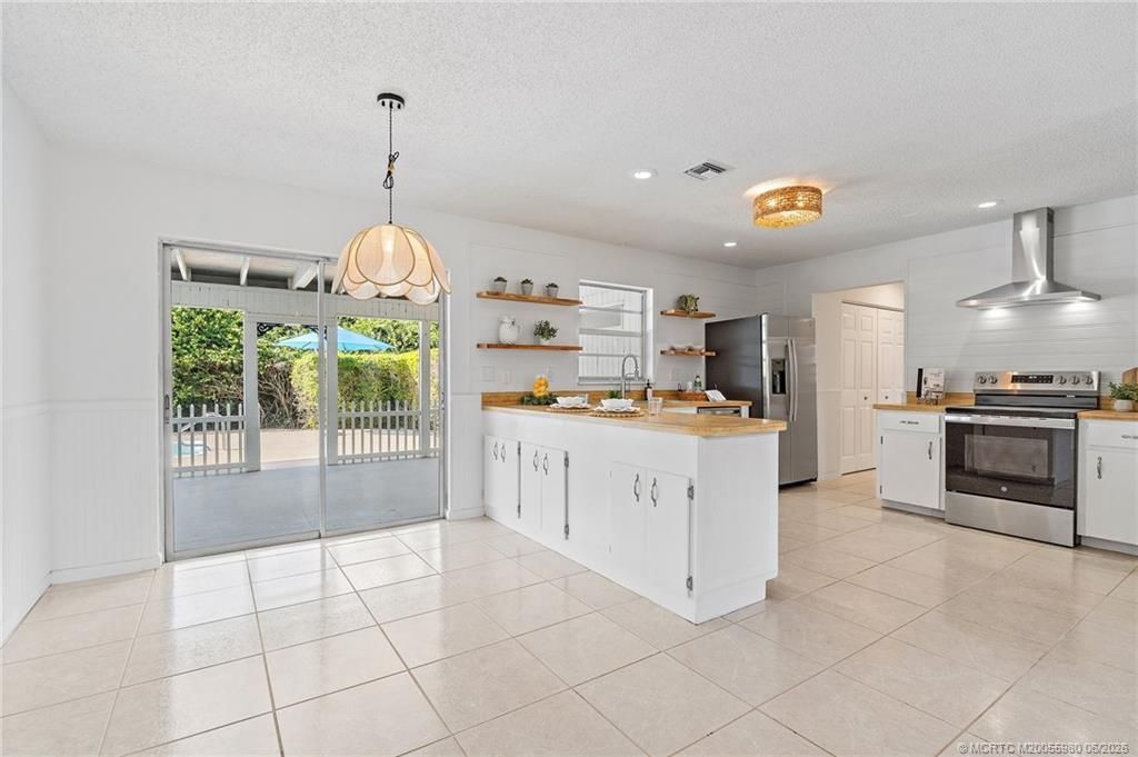1780 NE 24th Terrace, Jensen Beach, FL 34957 Photo
