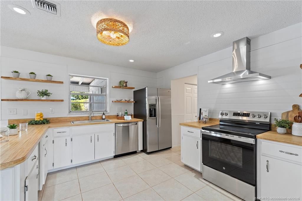 1780 NE 24th Terrace, Jensen Beach, FL 34957 Photo