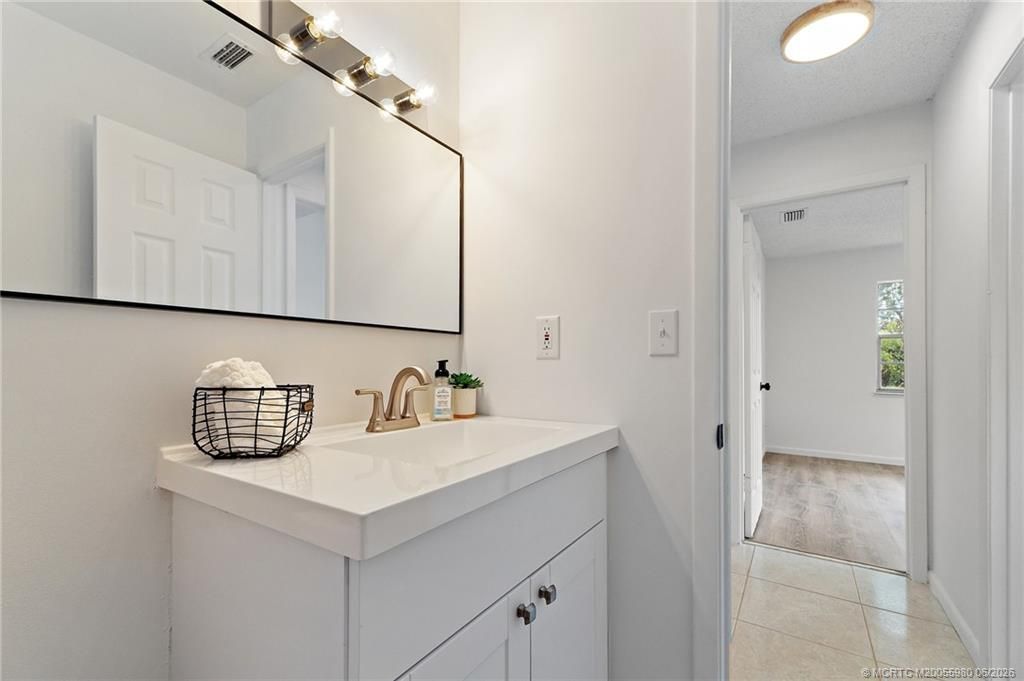 1780 NE 24th Terrace, Jensen Beach, FL 34957 Photo