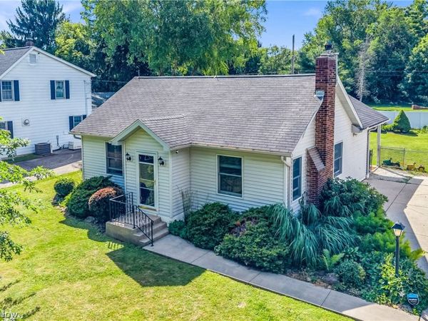 1372 Earhart Avenue , Akron, OH 44320