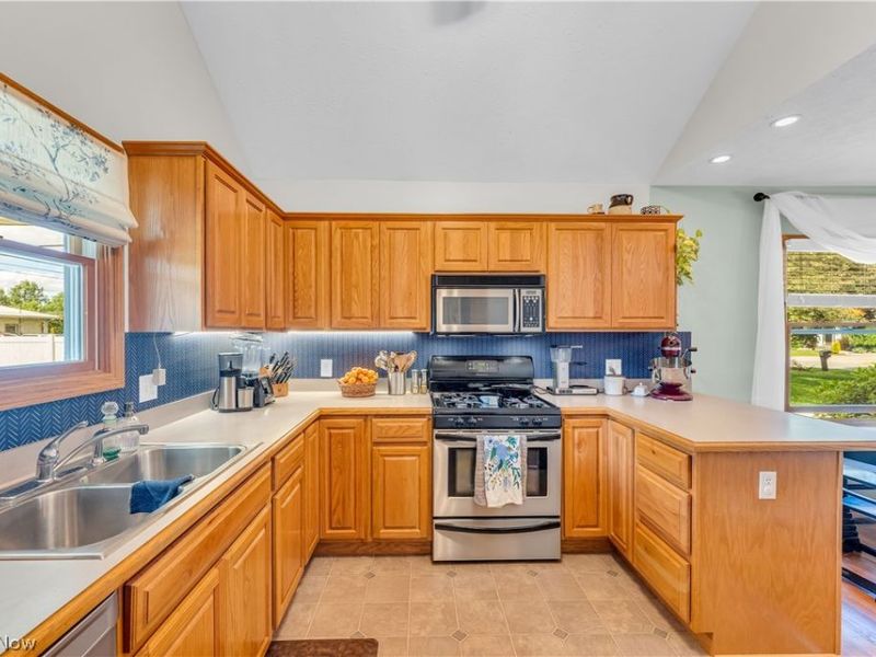1372 Earhart Avenue, Akron, OH 44320 Photo 20