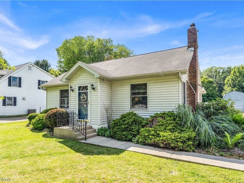 1372 Earhart Avenue, Akron, OH 44320 Photo 4