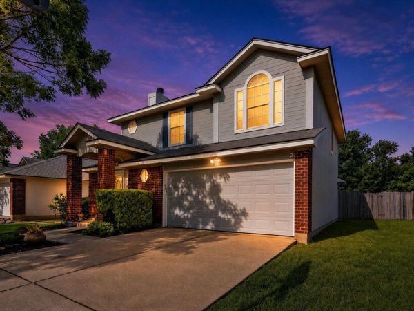 703 Sparkling Brook LN , Leander, TX 78641