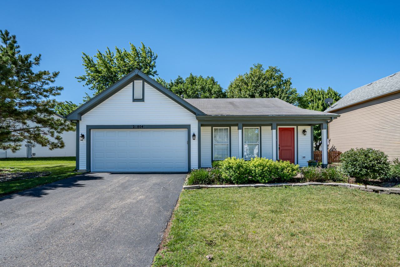 21804 W Halifax Drive, Plainfield, IL 60544 Main Photo