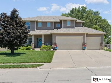 2331 Big Sky Drive, Papillion, NE 68046