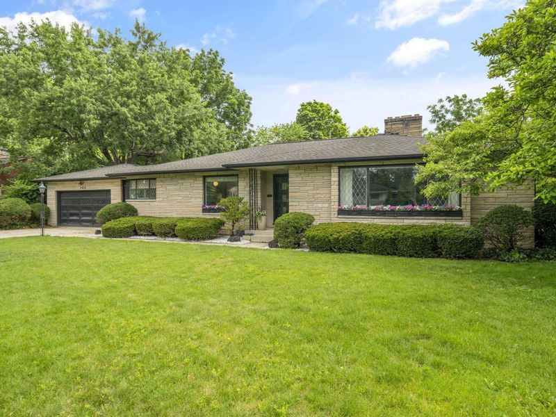 2424 Beverly Place, Columbus, OH 43209 Photo 1
