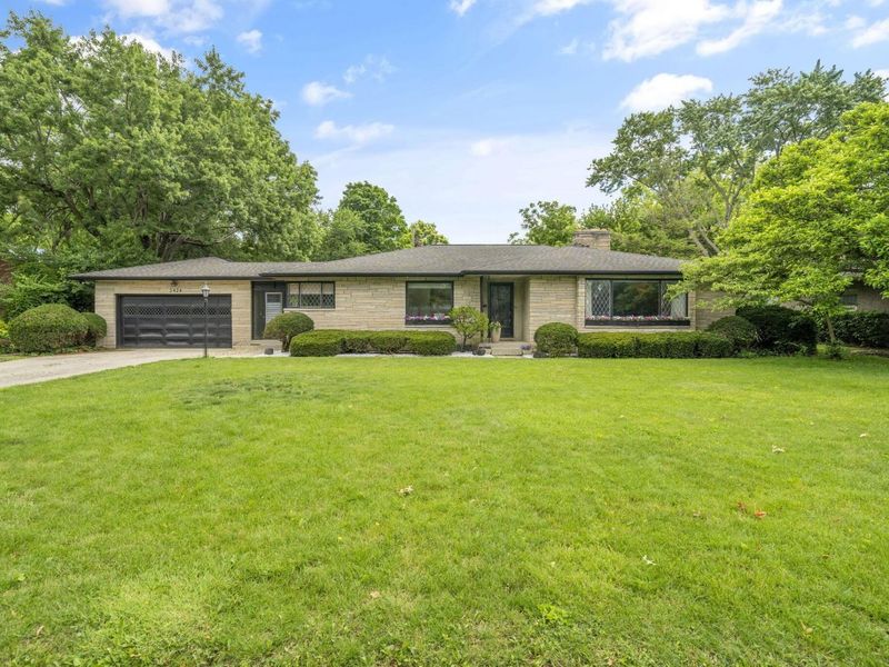 2424 Beverly Place, Columbus, OH 43209 Photo 2