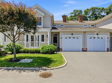 5 Daniels Way , Bay Shore, NY 11706