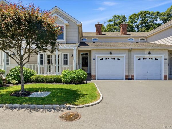 5 Daniels Way , Bay Shore, NY 11706