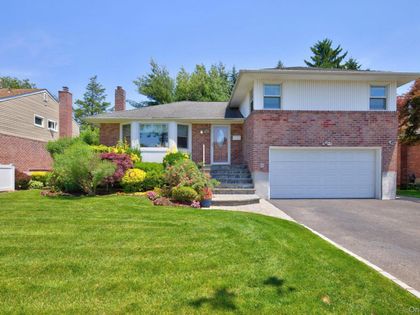 31 Irene Lane E Plainview, NY 11803
