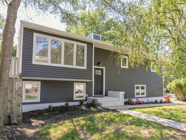 34 John Street N, Shoreham, NY 11786