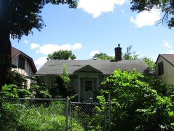 2650 James Avenue N, Minneapolis, MN 55411