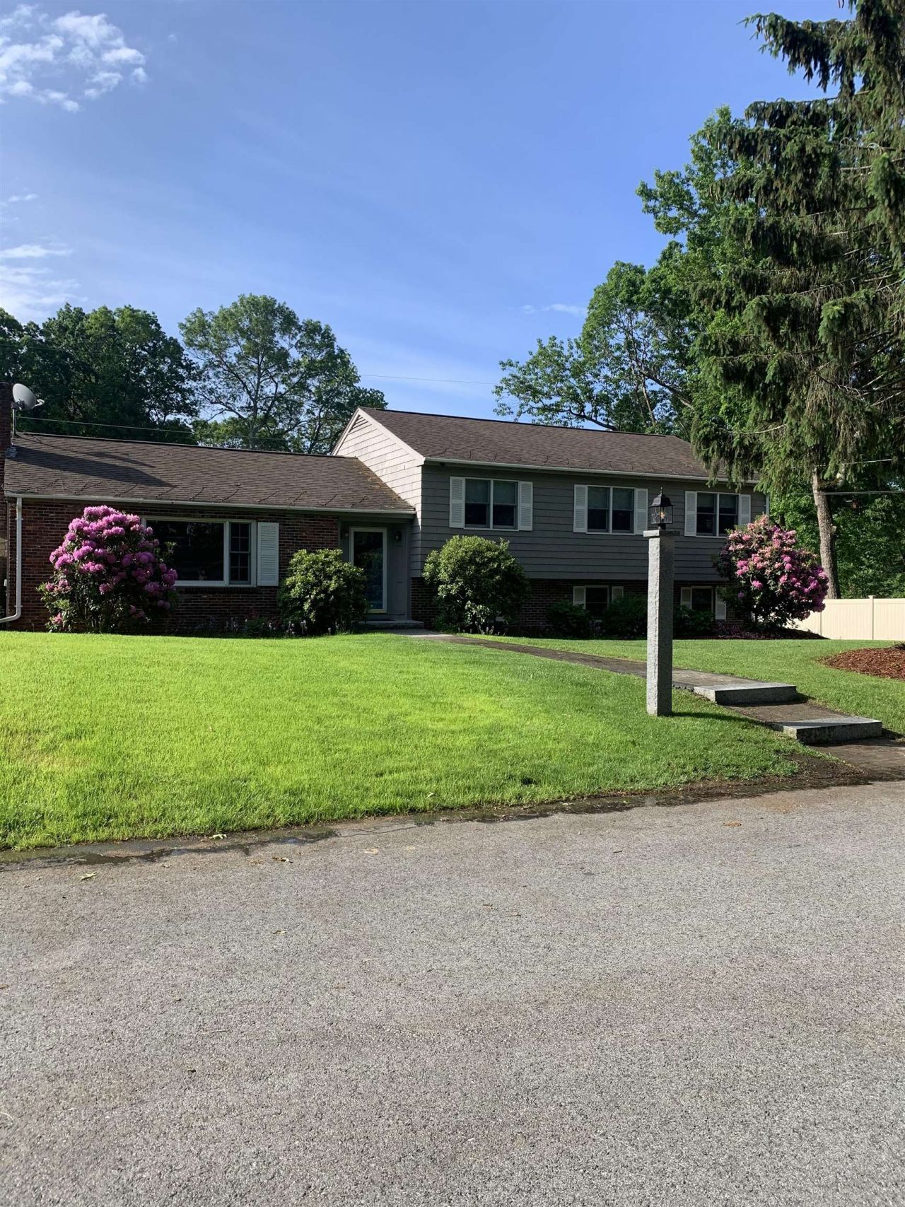 47 Farmington Road, Nashua, NH 03060 Main Photo