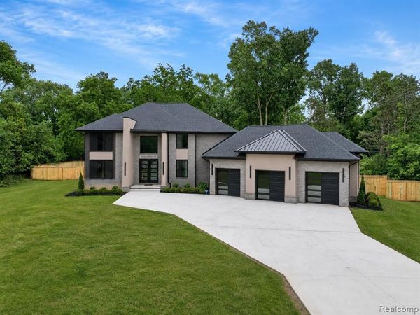 31130 Lahser , Beverly Hills Vlg, MI 48025