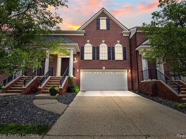 779 Red Run Drive, Troy, MI 48085