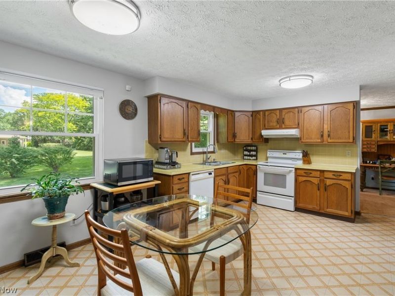 7888 Fox Run Avenue NW, North Canton, OH 44720 Photo 7