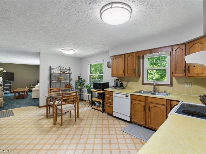 7888 Fox Run Avenue NW, North Canton, OH 44720 Photo 9