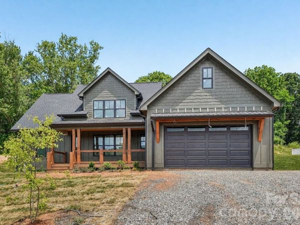 32 South View Drive, Burnsville, NC 28714