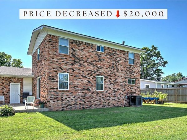 608 N 10th Street, Rogers, AR 72756