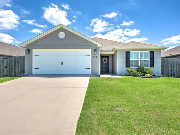 517 Woodcreek Loop , Lowell, AR 72745