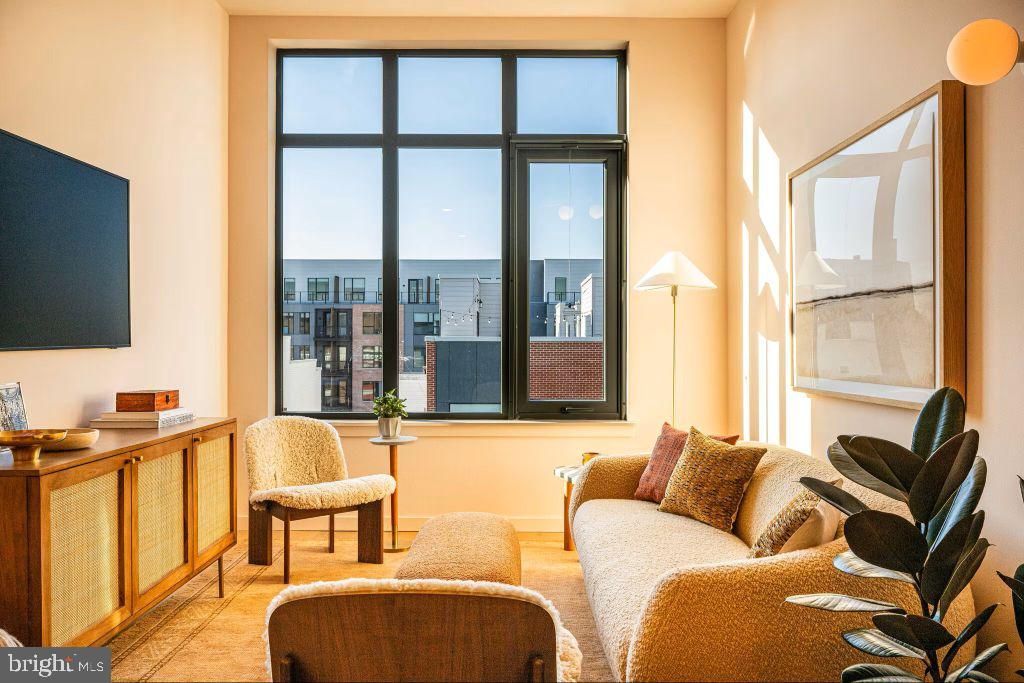 1700 N Front Street, Unit 322, Philadelphia, PA 19122 Main Photo