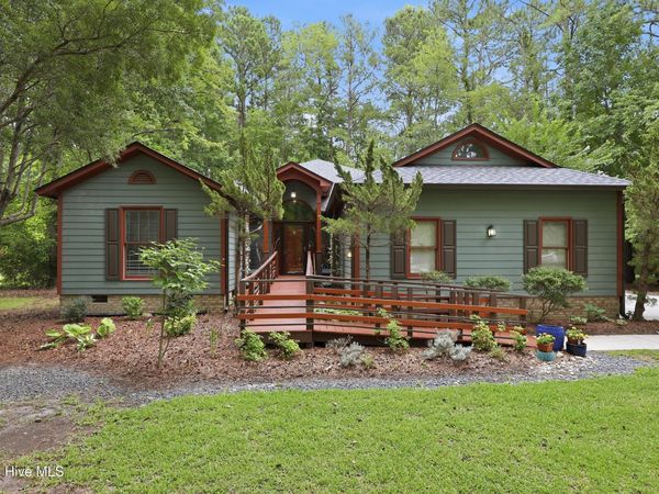 6015 Club House Drive, New Bern, NC 28562