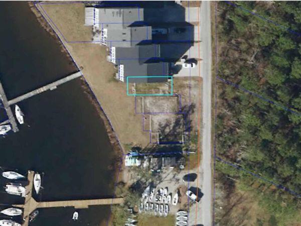 236 Blackwell Point Loop Road, Oriental, NC 28571