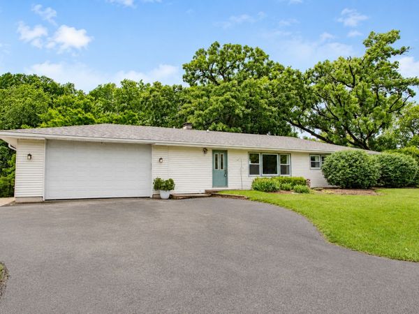 1317 N Oakwood Drive , McHenry, IL 60050