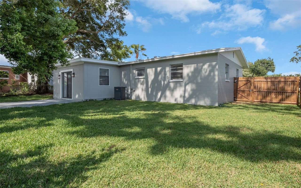 313 Beverly Boulevard, Brandon, FL 33511 Photo
