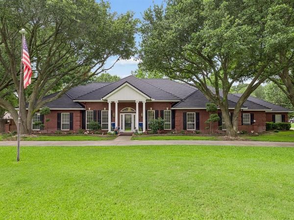 400 Timberlake Drive, Azle, TX 76020