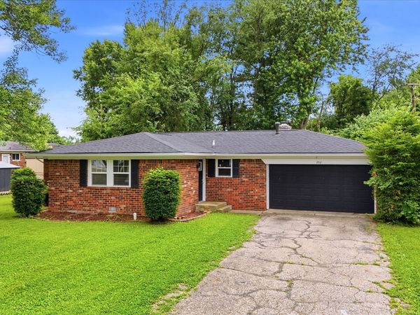 302 Hopkins Road , Cumberland, IN 46229