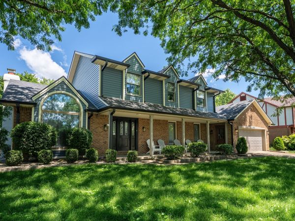 906 Hummingbird Lane , Columbus, IN 47203