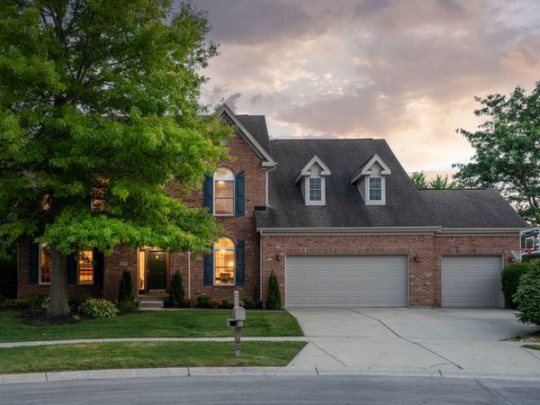 8753 Lily Court, Zionsville, IN 46077