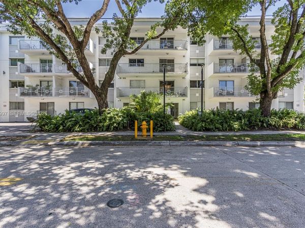 445 SW 11th St , Unit 102, Miami, FL 33130