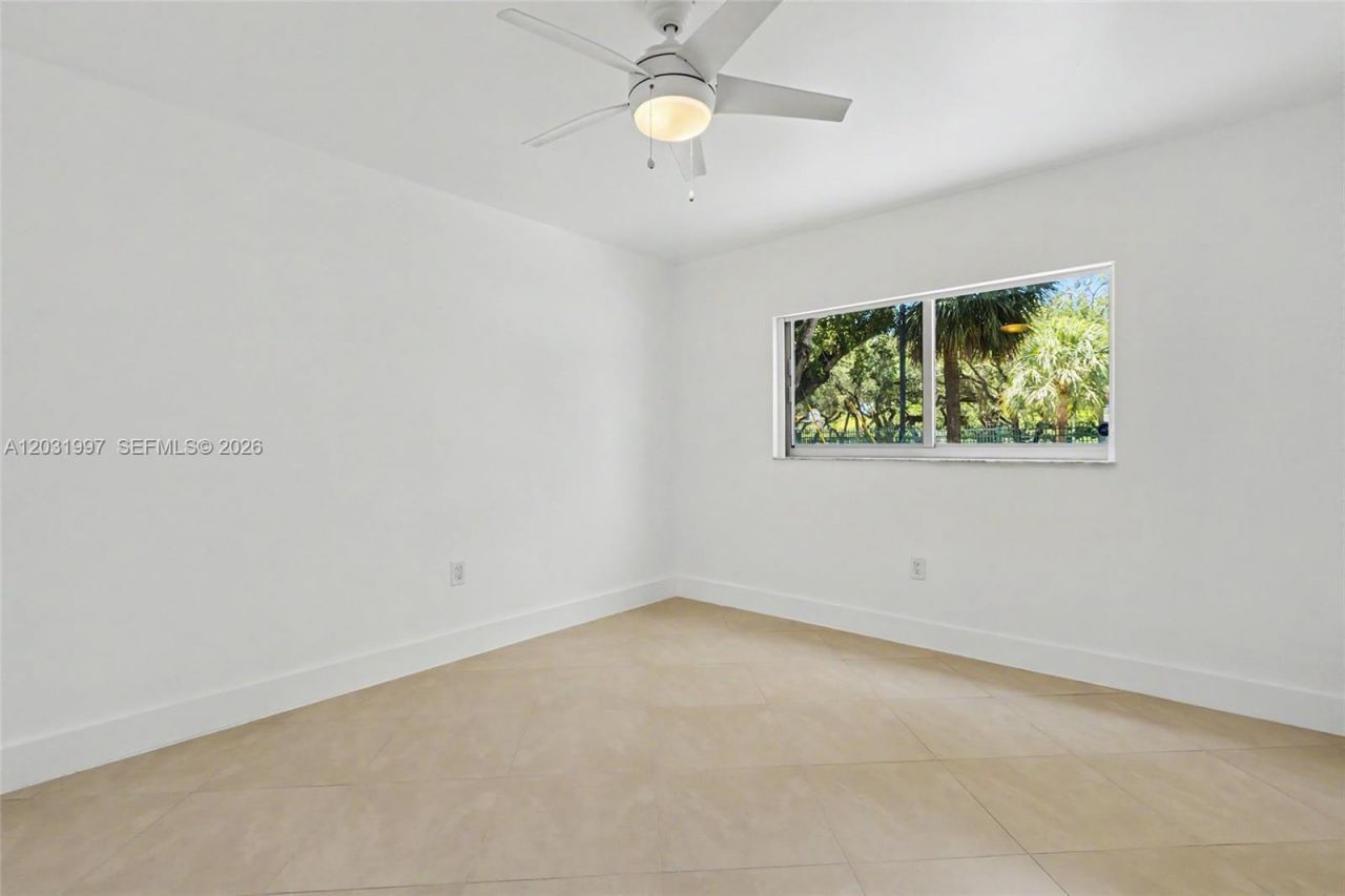 445 SW 11th St , Unit 102, Miami, FL 33130 Photo