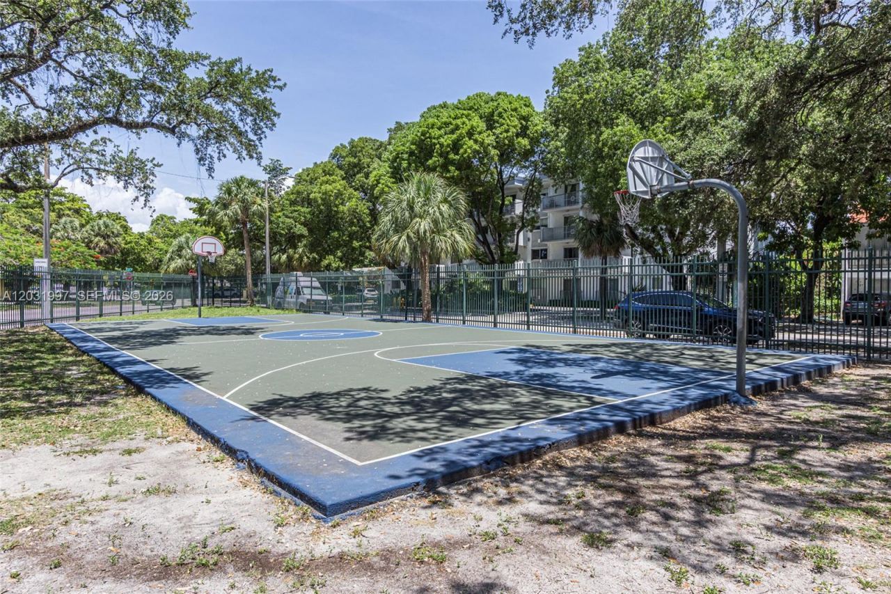 445 SW 11th St , Unit 102, Miami, FL 33130 Photo