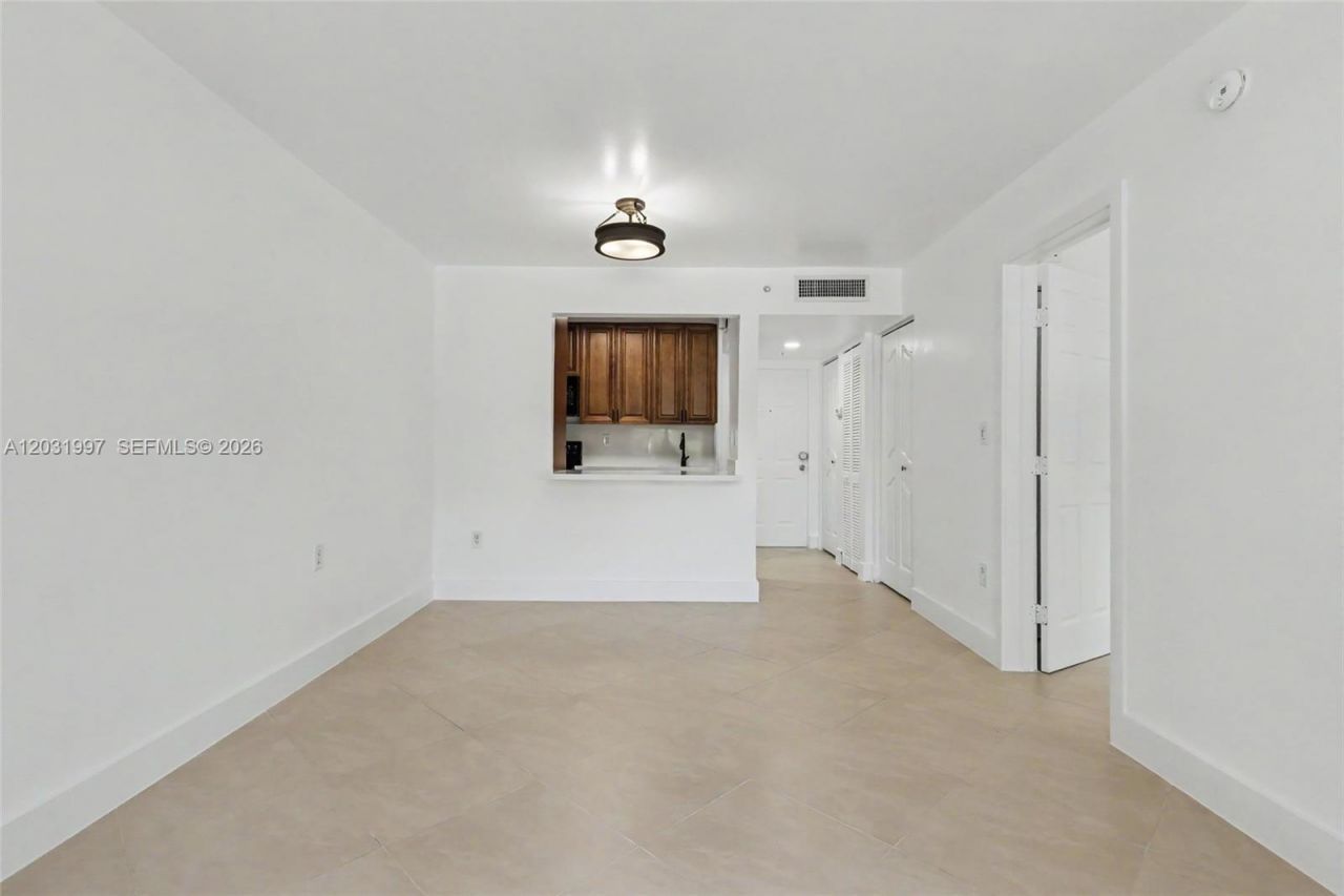 445 SW 11th St , Unit 102, Miami, FL 33130 Photo