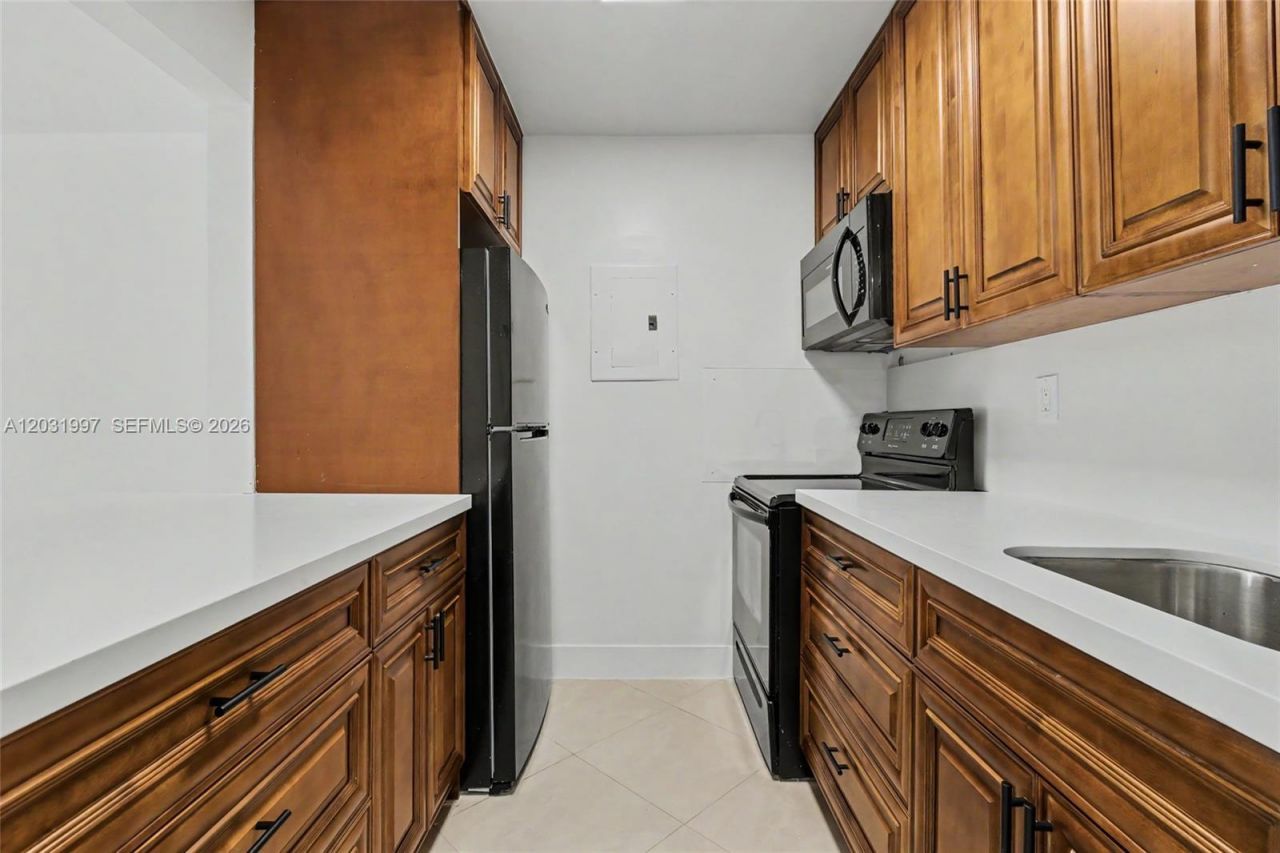 445 SW 11th St , Unit 102, Miami, FL 33130 Photo