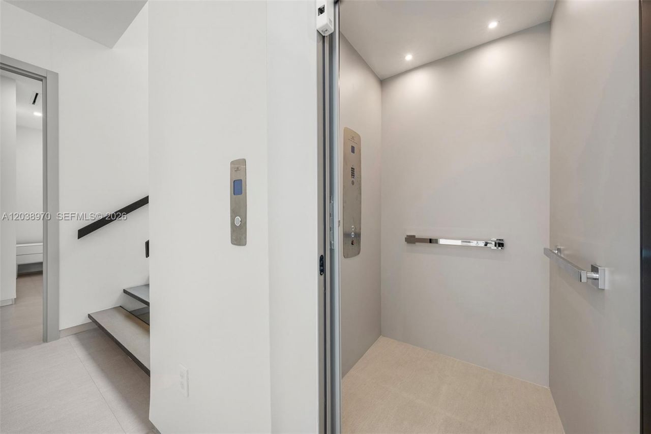 4115 Park Ave , Miami, FL 33133 Photo