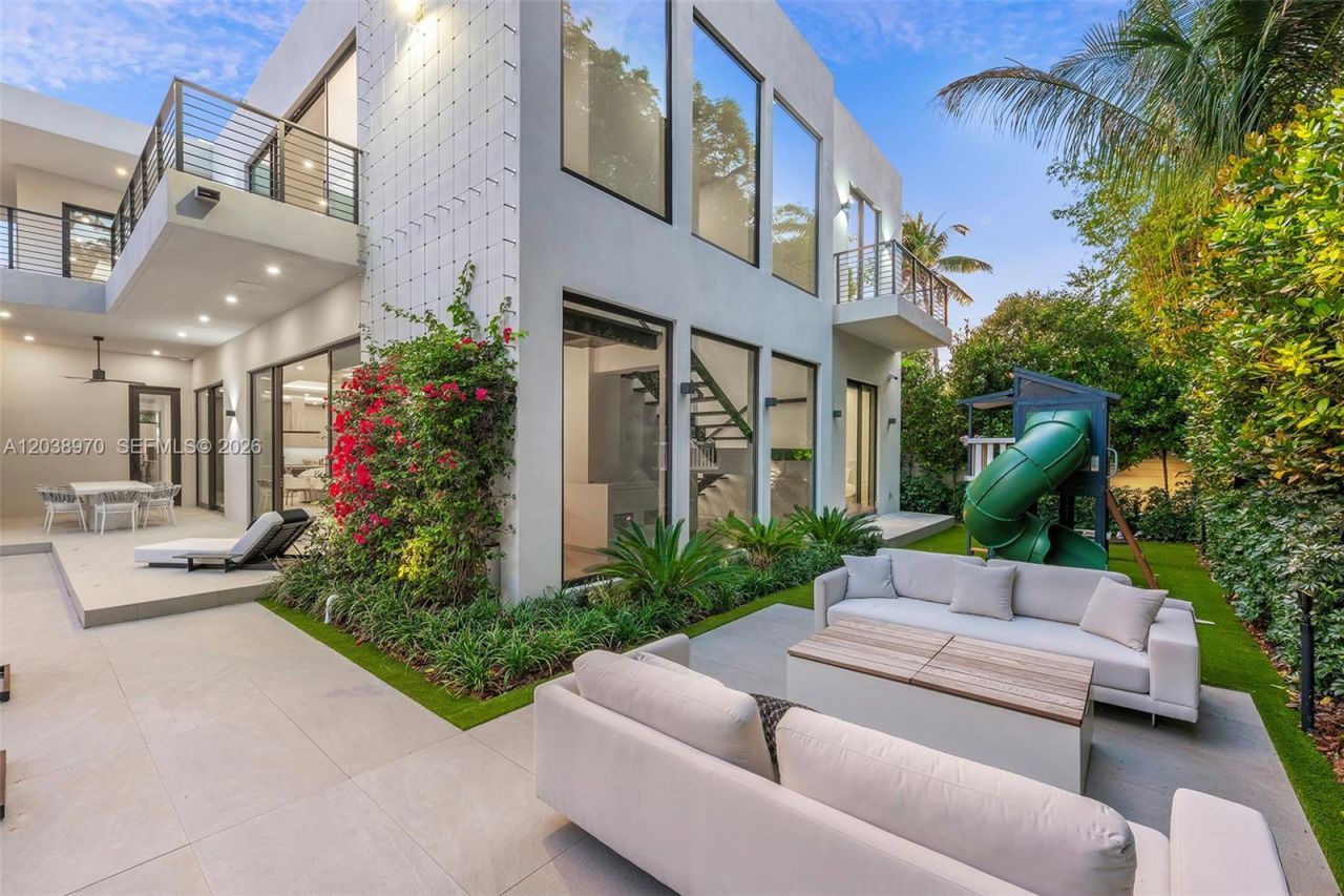 4115 Park Ave , Miami, FL 33133 Photo