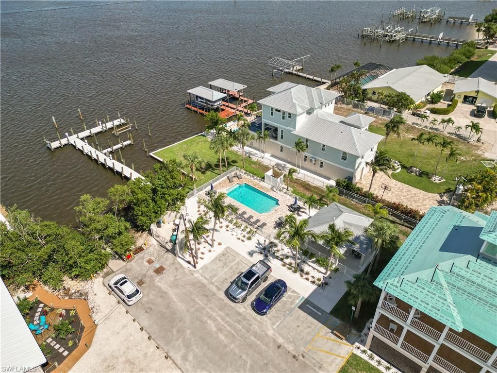 282 Delmar Ave, Fort Myers Beach, FL 33931 Photo