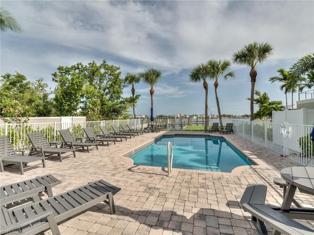 282 Delmar Ave, Fort Myers Beach, FL 33931 Photo