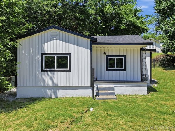 312 N Industrial Avenue , Sand Springs, OK 74063
