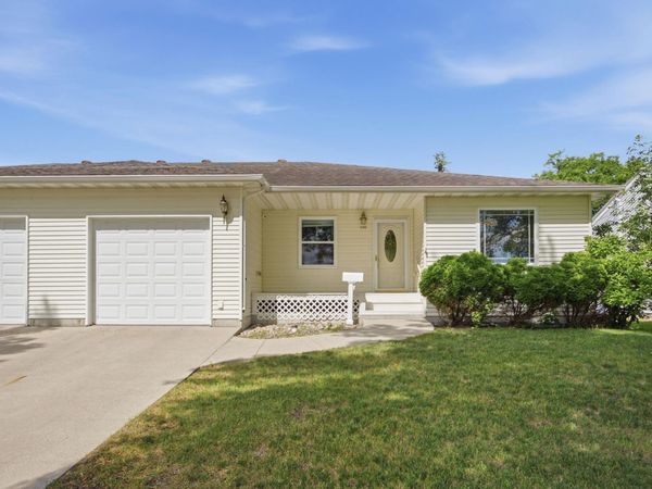 1026 OAK Street N, Fargo, ND 58102