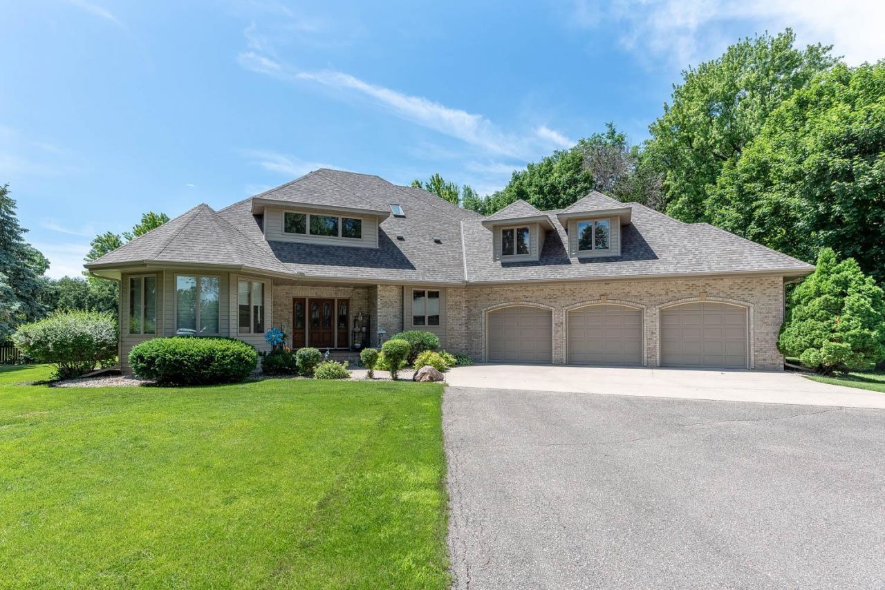 58049 227th Street , Mankato, MN 56001