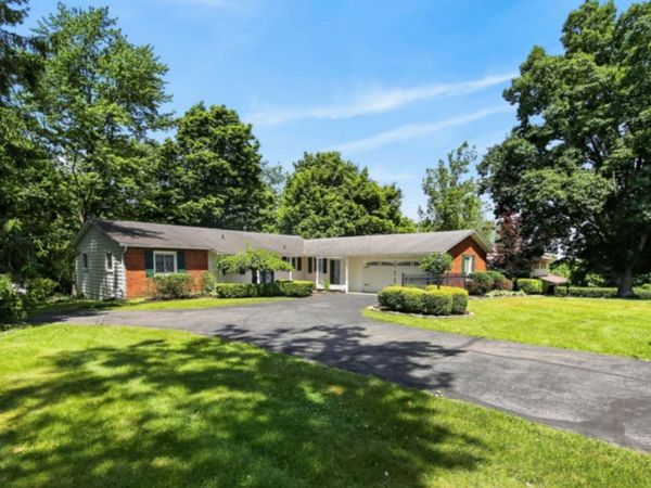 1323 Howell Drive , Newark, OH 43055