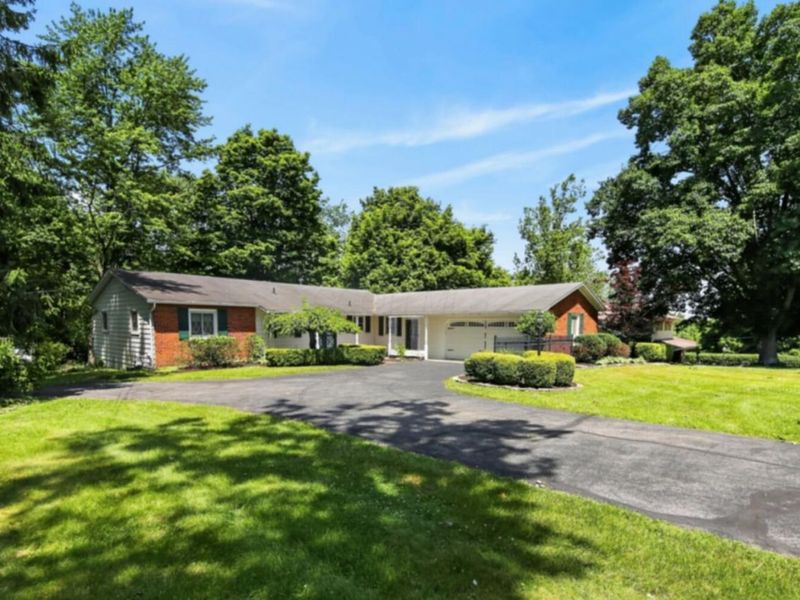 1323 Howell Drive , Newark, OH 43055 Photo 1