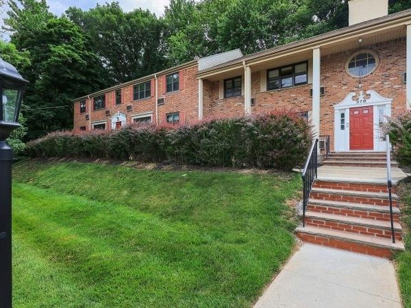37 Sandra Circle, Westfield, NJ 07090