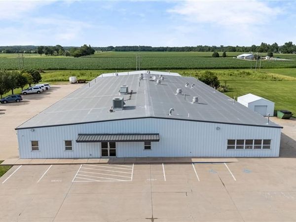 900 W Miller Road, Iola, KS 66749