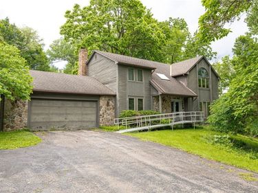 37 Freshfield, Fairport, NY 14450